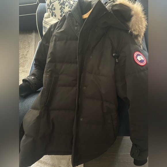 Women’s size small Canada goose! - Picture 4 of 4